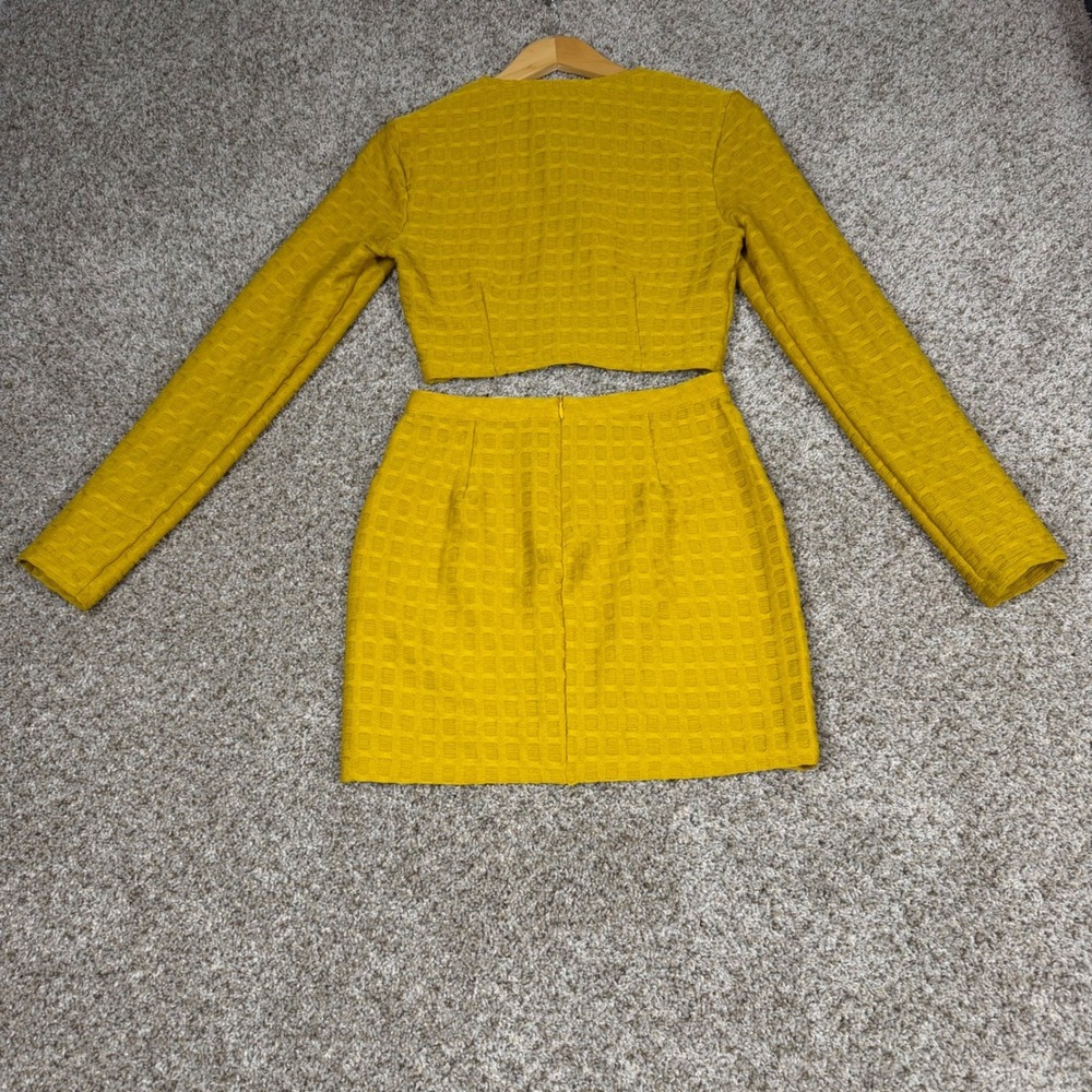 Shane Justin Mustard Yellow Textured Knit Crop Jacket and Mini Skirt Set Small - Picture 9 of 10